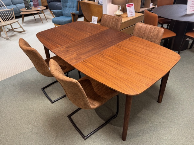 Dining Table With Extension Leaf & 4 Chairs